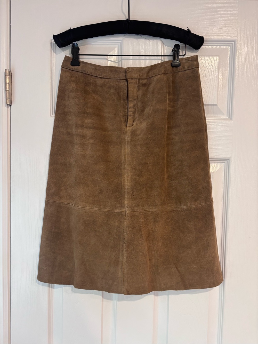 Banana Republic brown suede midi skirt with a horizontal seam detail size 4